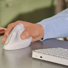 Мышь Logitech Lift белый оптическая 4000dpi silent беспров. BT/Radio USB для ноутбука 5but (910-006486)