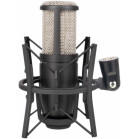 Микрофон проводной AKG P220 черный