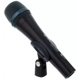Микрофон проводной Sennheiser E 935 черный