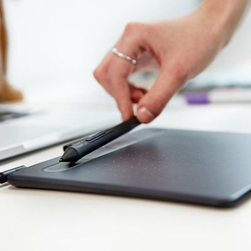 Графический планшет Wacom Intuos S CTL-4100K-N USB черный Графический планшет Wacom Intuos S CTL-4100K-N USB черный